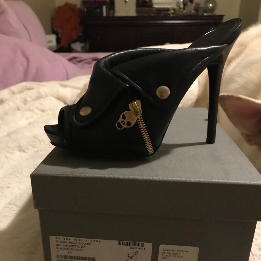 Alexander McQueen shoe bootie